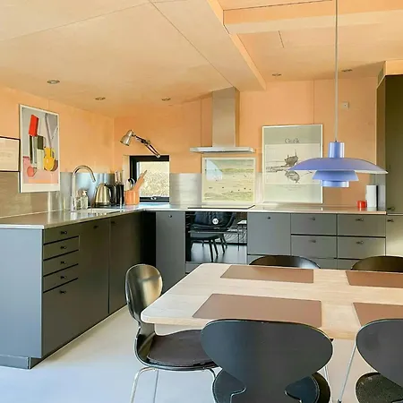 With View Of Helnaes Bay Feriehus *